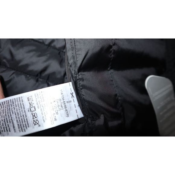 Gap Kids Girl's Sz S (6-7) Black Allover Star Print Hooded Puffer Jacket $80 - Picture 9 of 12